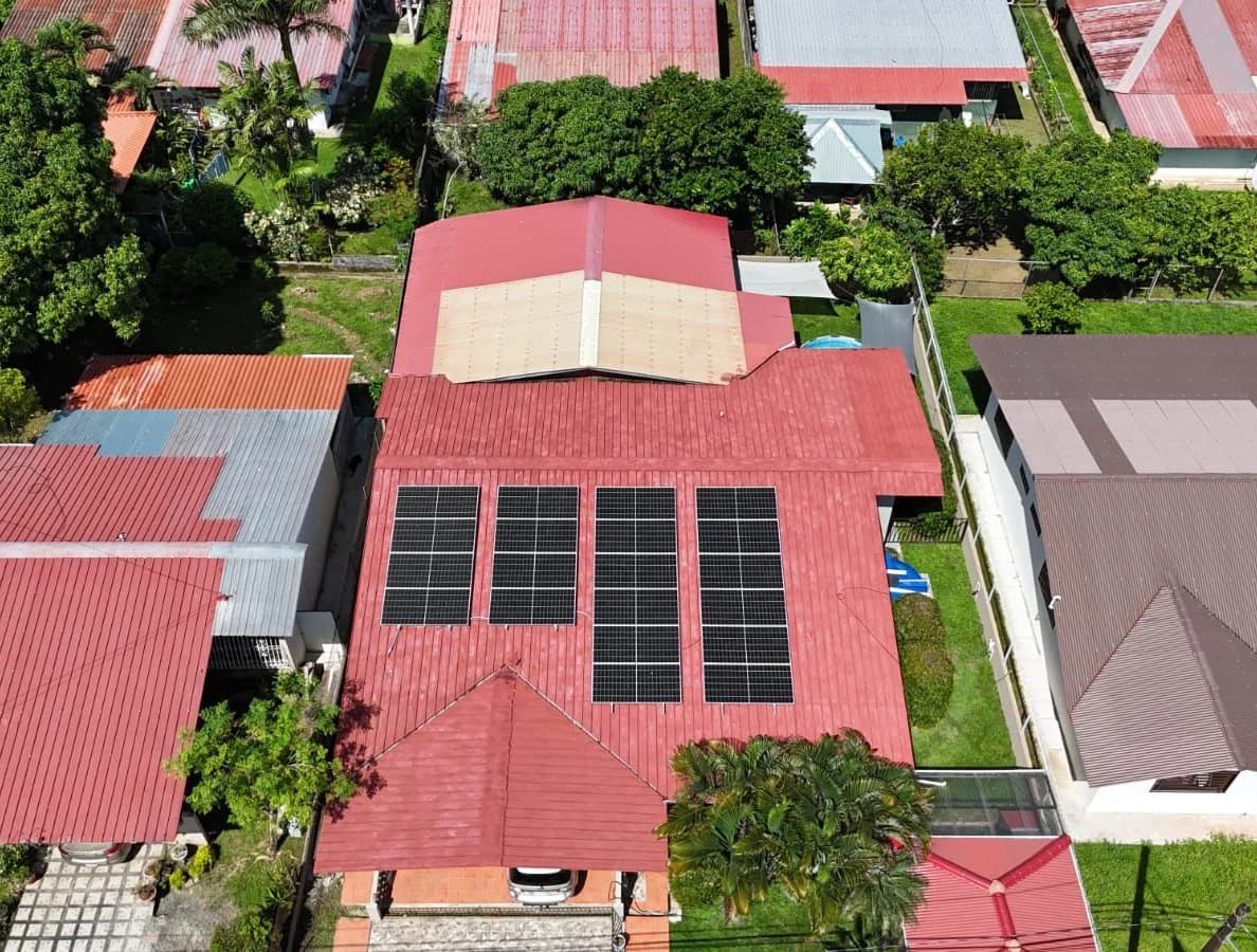 Bda. El Educador, Santiago | Instalación de Paneles Solares