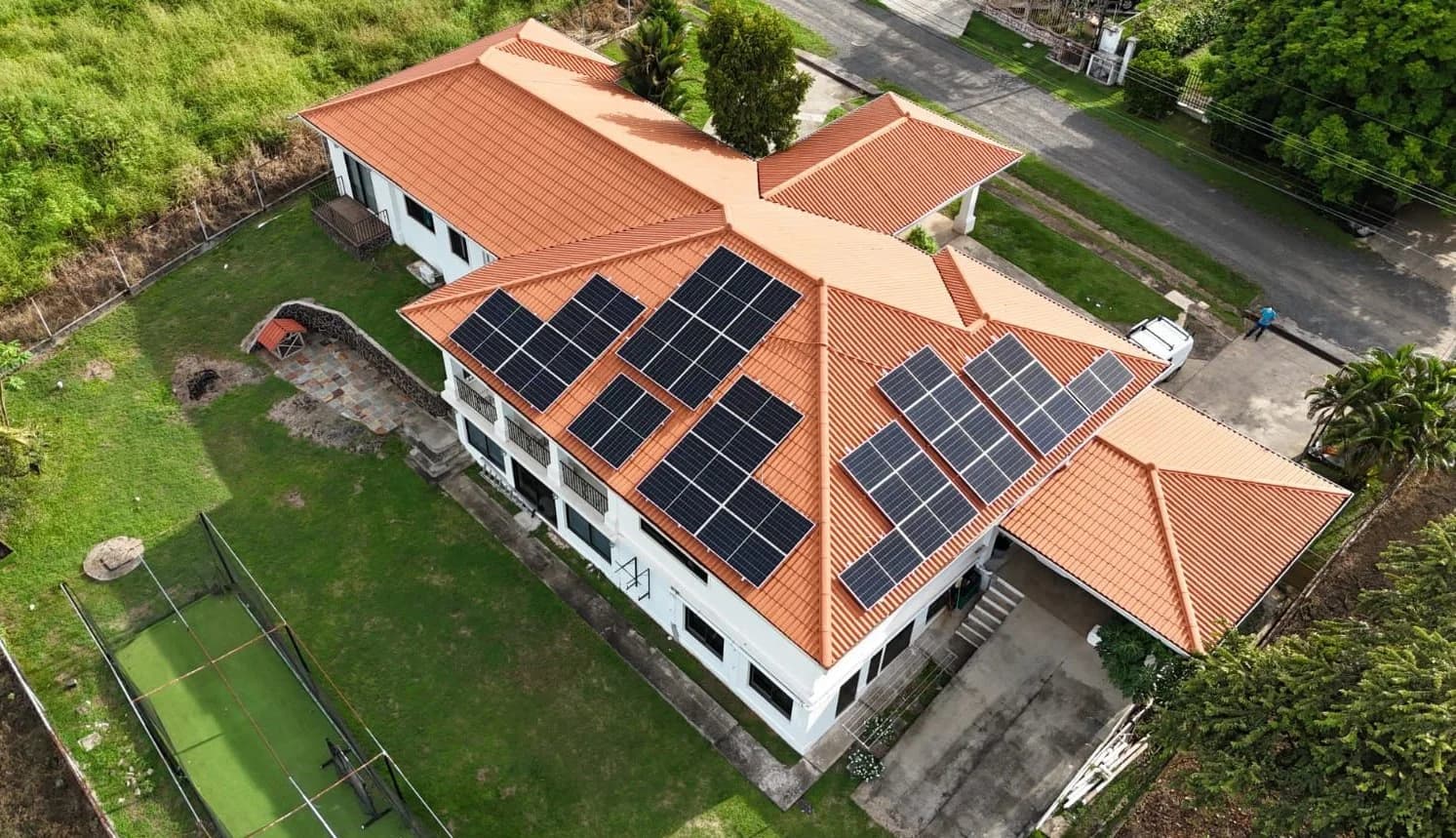 Bda. La Verdum, Santiago | Instalación de Paneles Solares