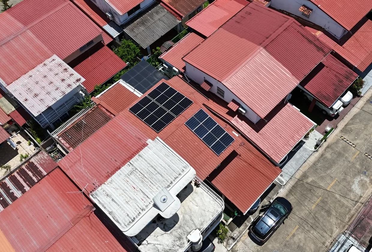 Bda. San Fernando, Betania | Instalación de Paneles Solares