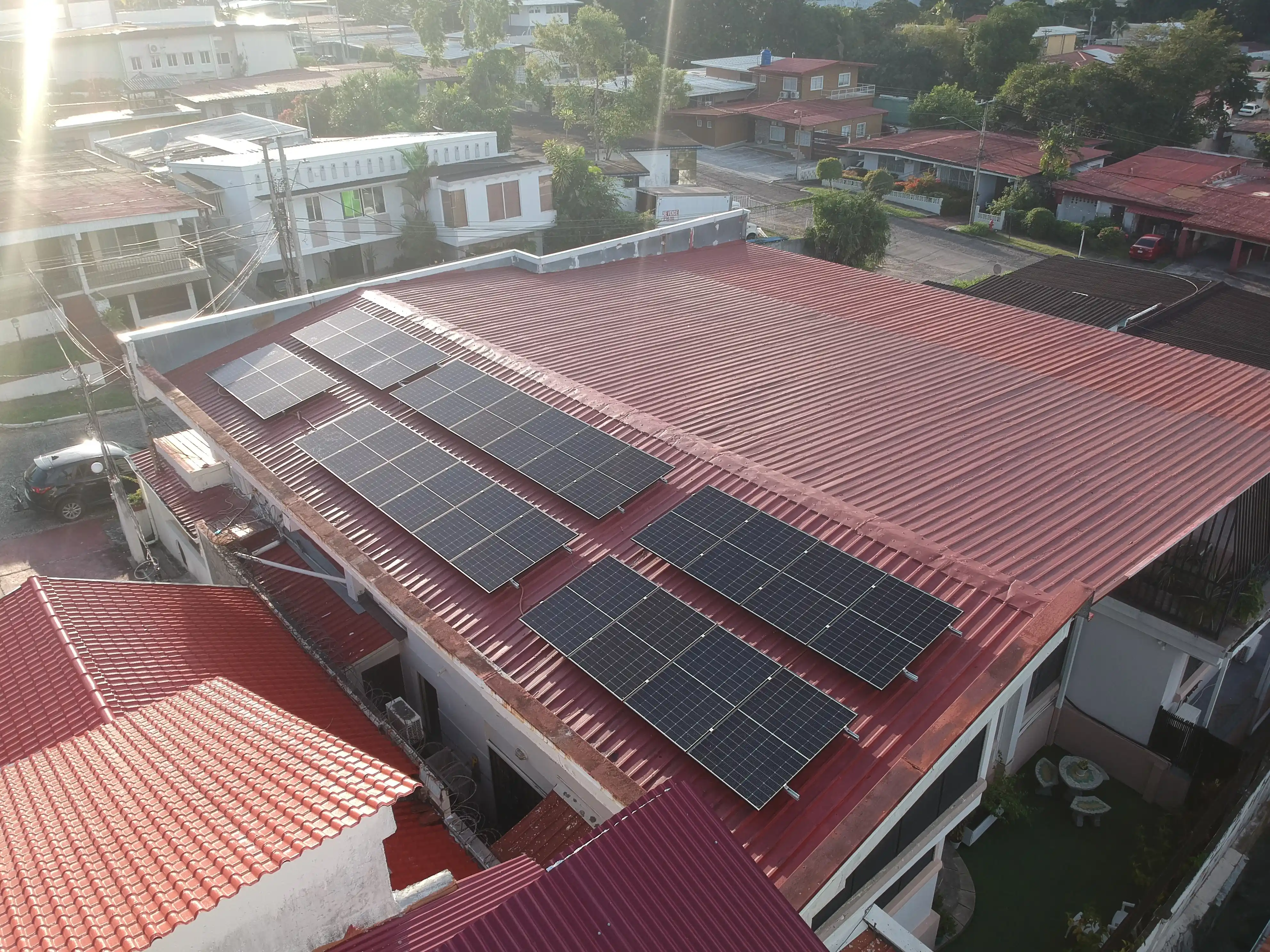 Residencial Los Angeles, Betania | Instalación de Paneles Solares
